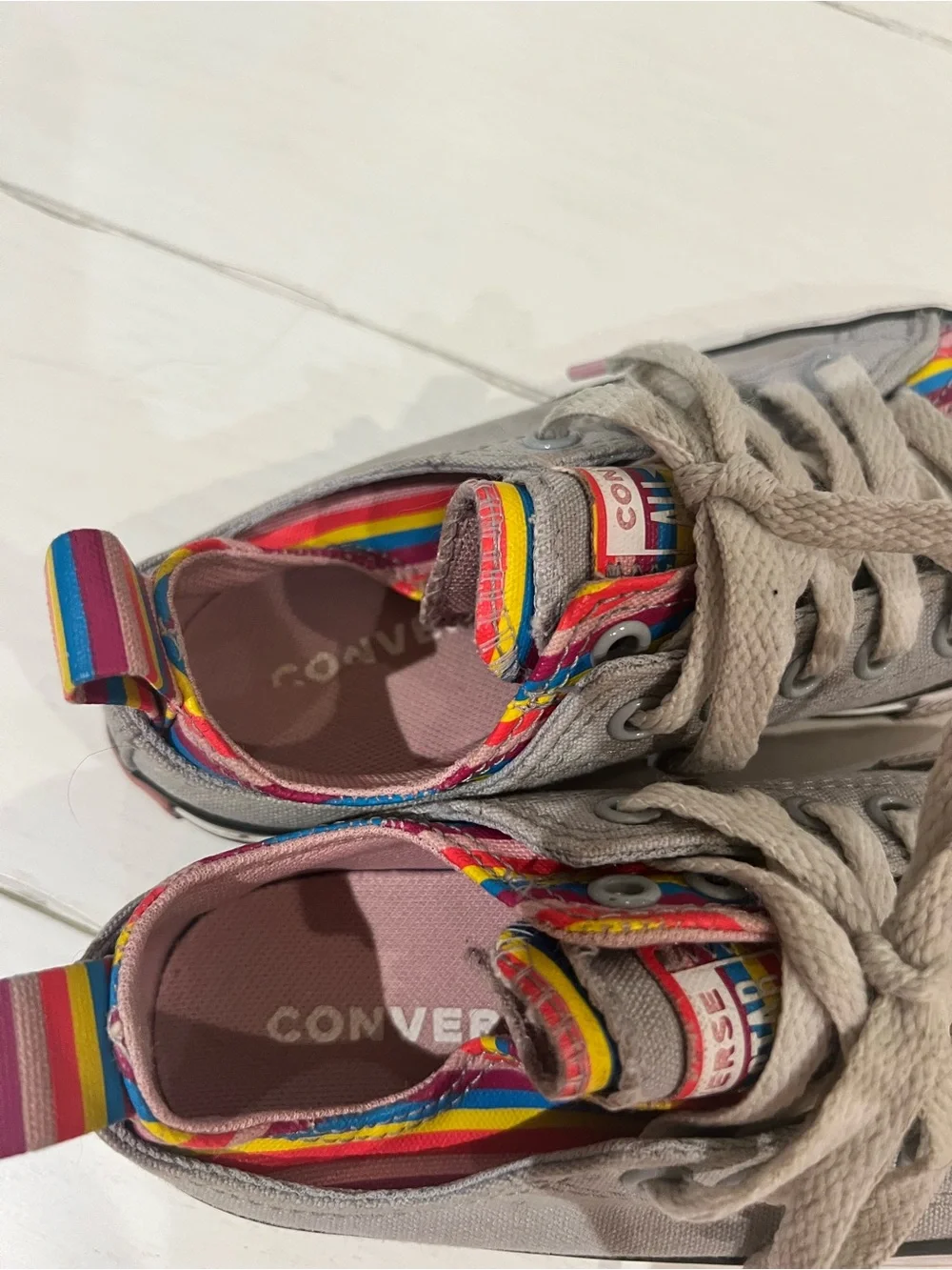 Converse Kids Low Top Sneakers in Gray with Rainbow Trim